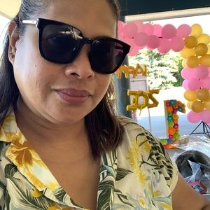 Meet your Posher, Genaline